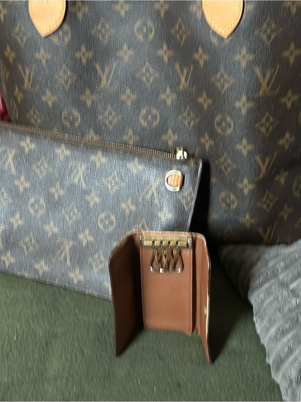 Louis Vuitton Monogram Neverfull Tote with Matching Pouch - Brown/Beige - Picture 3 of 8